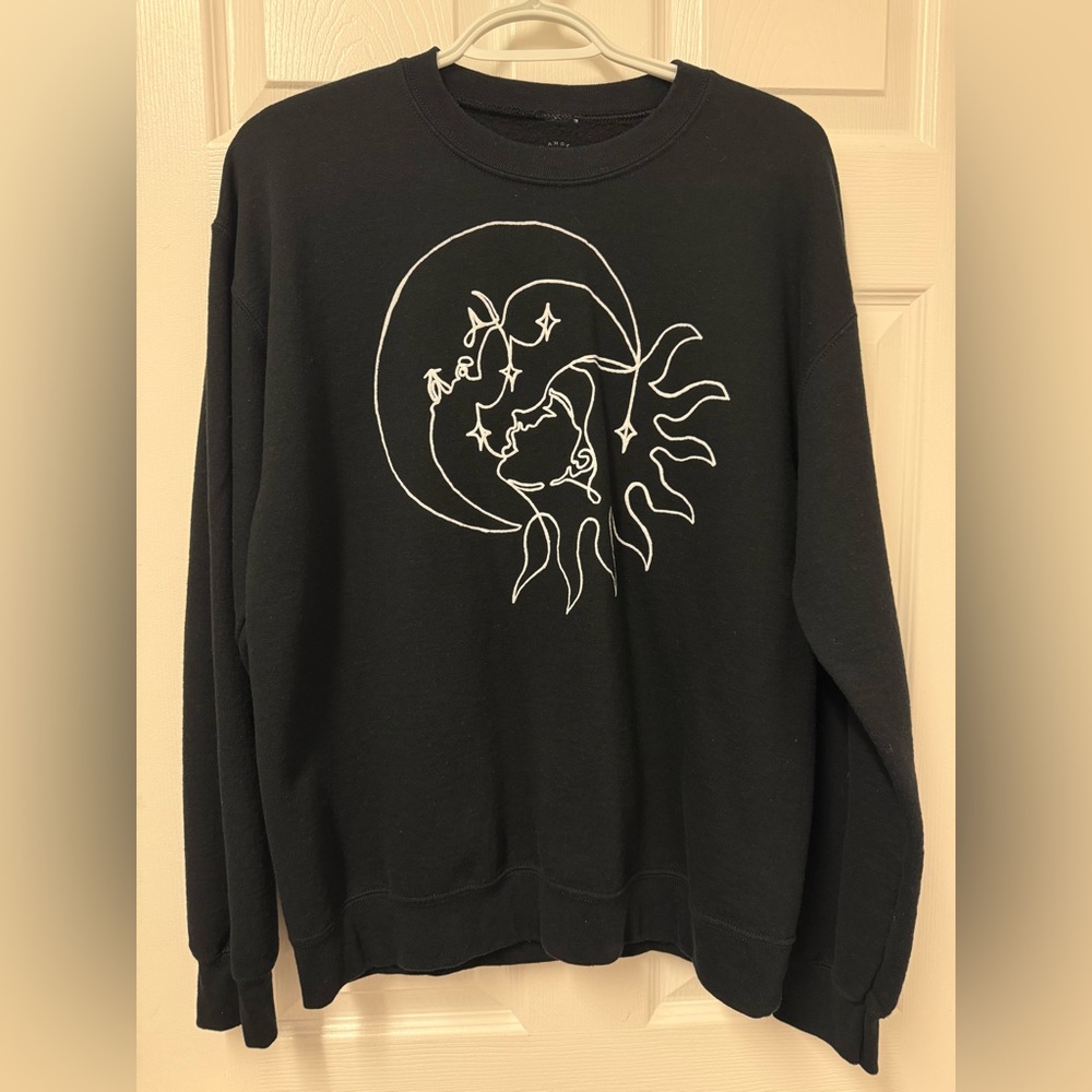 M PacSun Sweatshirt with Sun and Moon Design
